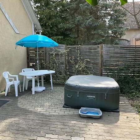 Ferienwohnung Pitypang Lak Szigetmonostor Exterior foto