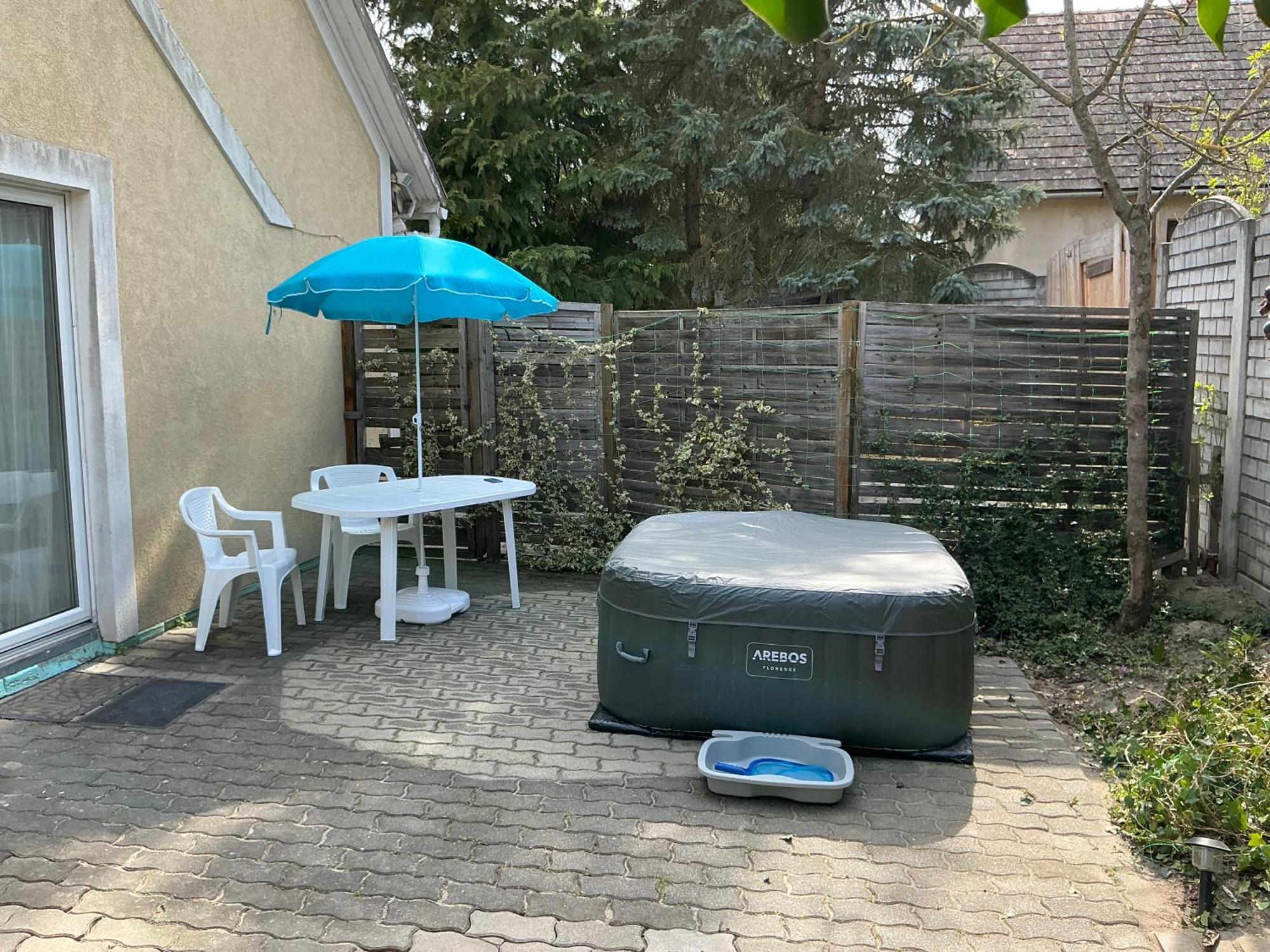 Ferienwohnung Pitypang Lak Szigetmonostor Exterior foto